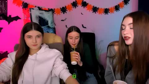 lissa_night online show from 10.25.25