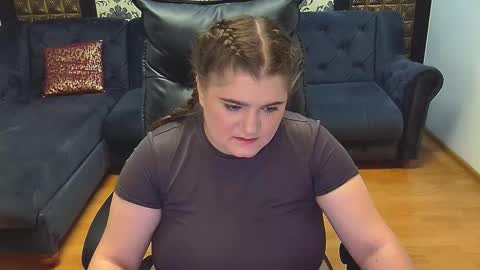 Lisa online show from 11.04.25