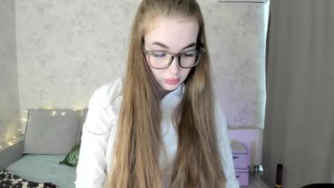 Snapshot of lissacain chatting on 11.06.25 Lissa online show from 11.06.25