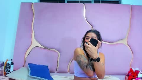 Snapshot of lissandjohnson chatting on 12.31.24 LISSA JHONS online show from 12.31.24