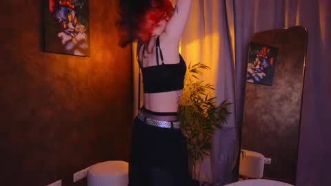 Snapshot of lissaros chatting on 02.05.25 lissaros online show from 02.05.25