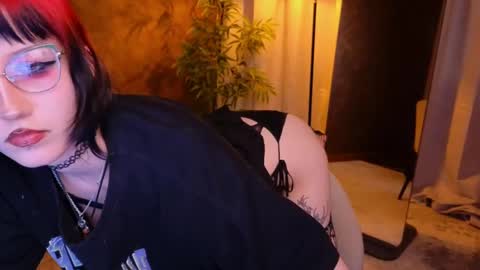 Snapshot of lissaros chatting on 02.26.25 lissaros online show from 02.26.25