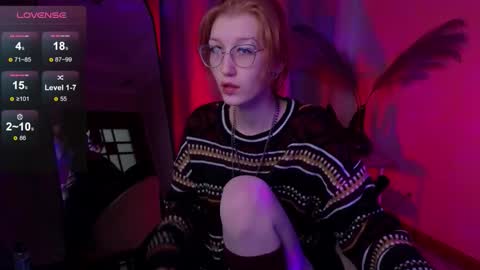 Snapshot of lissaros chatting on 09.30.25 lissaros online show from 09.30.25