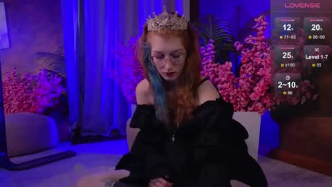 Snapshot of lissaros chatting on 10.14.25 lissaros online show from 10.14.25