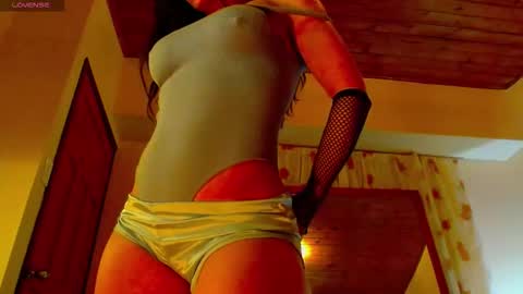 Snapshot of lisstaylor chatting on 10.22.25 Liss online show from 10.22.25