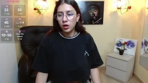 Snapshot of lita_rogers chatting on 11.18.25 Lita online show from 11.18.25