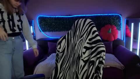 Lena online show from 11.19.25