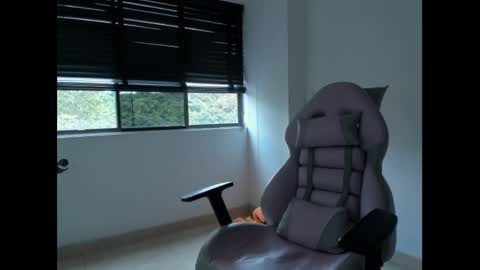 Danni online show from 02.26.25