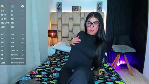 Snapshot of little__sophie18 chatting on 11.16.25 Sophie ---- connected from 1400 to 2100 Colombia time online show from 11.16.25