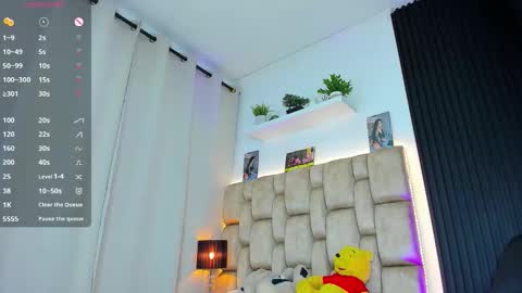 Snapshot of little__sophie18 chatting on 11.24.25 Sophie ---- connected from 1400 to 2100 Colombia time online show from 11.24.25