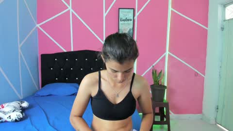 Snapshot of little_angelsky chatting on 01.11.25 Michelle. online show from 01.11.25