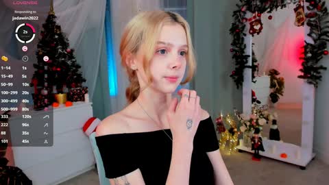 Snapshot of little_anitta chatting on 12.22.24 Anita B-day stream on 7TH DEC online show from 12.22.24