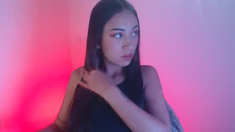 Aliciaparaisss online show from 10.19.25