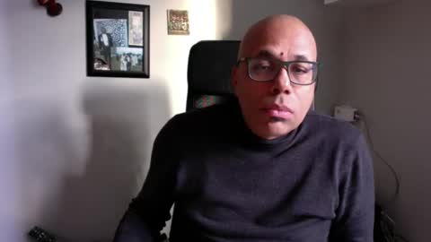 Snapshot of little_buddha chatting on 01.06.25 Pure Black Power online show from 01.06.25