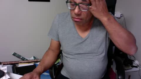 Snapshot of little_buddha chatting on 01.12.25 Pure Black Power online show from 01.12.25