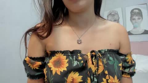 Snapshot of little_doll_4u chatting on 01.25.25 ANNI online show from 01.25.25