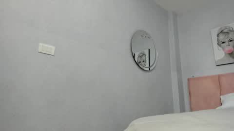 Snapshot of little_doll_4u chatting on 01.27.25 ANNI online show from 01.27.25