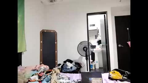 Snapshot of little_doll_4u chatting on 01.29.25 ANNI online show from 01.29.25