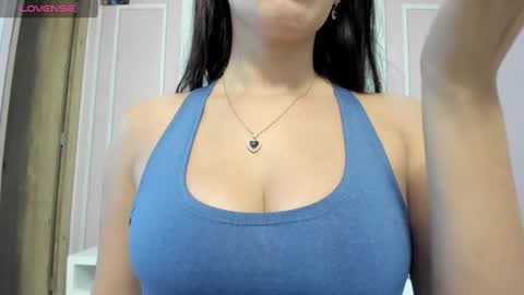 Snapshot of little_doll_4u chatting on 02.25.25 ANNI online show from 02.25.25