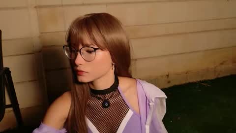 Snapshot of little_effy18_ chatting on 10.27.25 Little Effy online show from 10.27.25