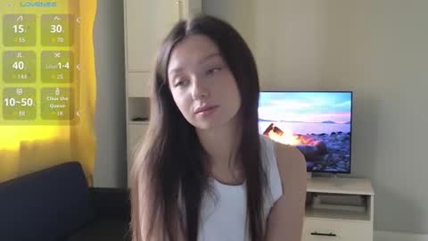 Snapshot of little_flower2 chatting on 09.28.25 Eva online show from 09.28.25