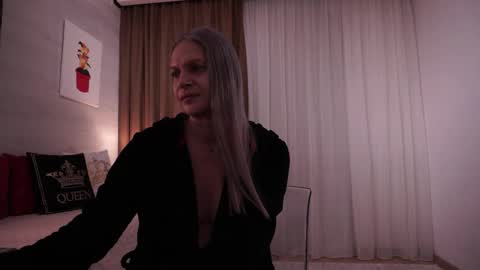 Snapshot of little_heart_andreea chatting on 11.26.25 little_heart_andreea online show from 11.26.25