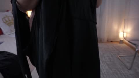 Snapshot of little_heart_andreea chatting on 12.14.25 little_heart_andreea online show from 12.14.25