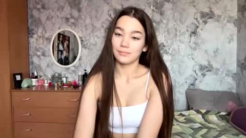 Snapshot of little_ieity chatting on 11.25.25 Viiola online show from 11.25.25