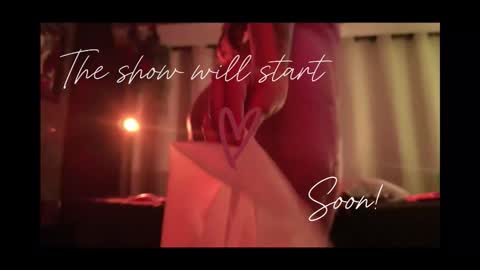 Snapshot of little_maeve chatting on 09.29.25 Maeve online show from 09.29.25