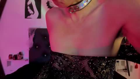 Snapshot of little_nauughty2 chatting on 10.15.25 Little Nauughty2 online show from 10.15.25