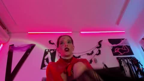 Snapshot of little_nauughty2 chatting on 10.29.25 Little Nauughty2 online show from 10.29.25