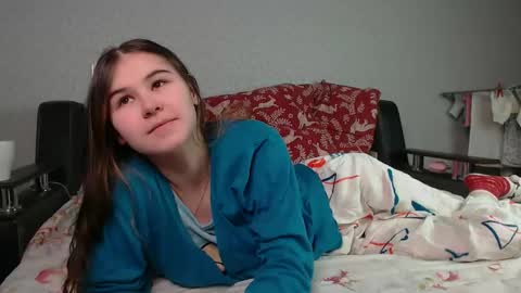 Snapshot of little_owlx chatting on 06.04.26 Alice.. online show from 06.04.26