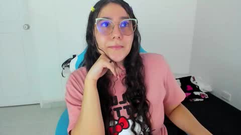 Laire  online show from 11.24.25