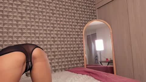 Snapshot of little_sugar19 chatting on 11.24.25 alex online show from 11.24.25