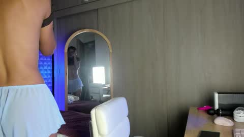 Snapshot of little_sugar19 chatting on 02.19.26 alex online show from 02.19.26