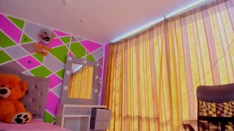 Snapshot of little_tatis chatting on 12.02.25 Im Laura. buy my contentcompra mi contenido offline online show from 12.02.25