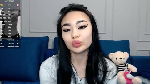 Snapshot of little_v1rgin_angel chatting on 02.10.25 Kwan online show from 02.10.25