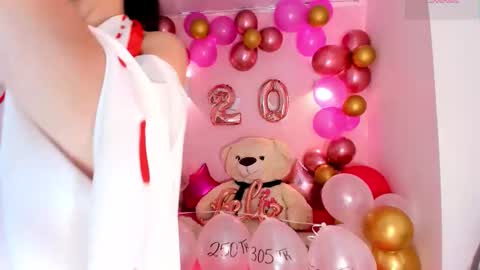 Snapshot of littlearii chatting on 01.08.26 Ari online show from 01.08.26