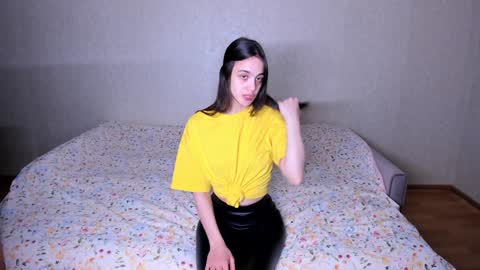 Snapshot of littleashleyy chatting on 12.19.24 littleashleyy online show from 12.19.24