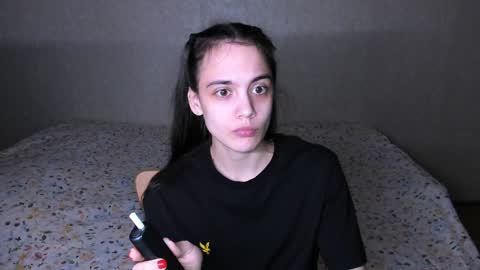 Snapshot of littleashleyy chatting on 12.23.24 littleashleyy online show from 12.23.24