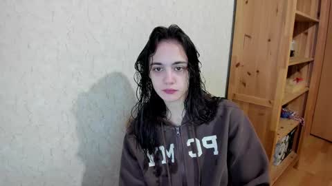 Snapshot of littleashleyy chatting on 11.23.25 littleashleyy online show from 11.23.25