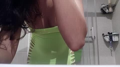 Snapshot of littlebloody__ chatting on 01.23.25 Littlebloody online show from 01.23.25