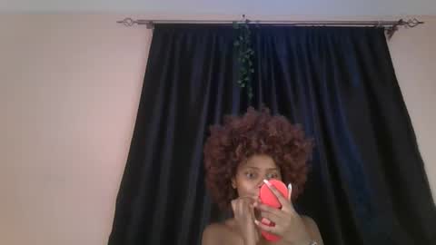 Snapshot of littlebunny2_ chatting on 02.17.26 littlebunny2 online show from 02.17.26