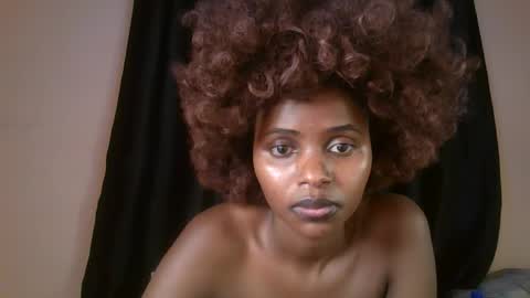 Snapshot of littlebunny2_ chatting on 02.18.26 littlebunny2 online show from 02.18.26