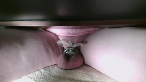 Snapshot of littleclitty247 chatting on 10.27.25 Littlleclitty247 online show from 10.27.25