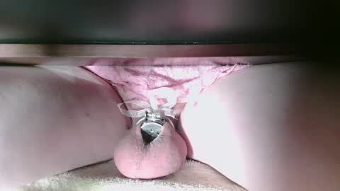 Snapshot of littleclitty247 chatting on 11.05.25 Littlleclitty247 online show from 11.05.25