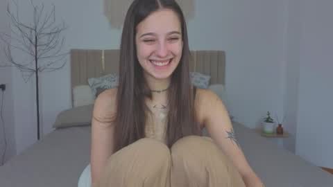 Snapshot of littlee_cherry18 chatting on 12.02.25 Lana online show from 12.02.25