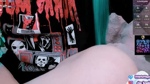 Riza Riri Puff  online show from 12.15.24