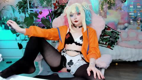 Riza Riri Puff  online show from 01.12.25