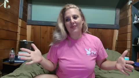 Snapshot of littlelisa1 chatting on 06.22.26 lisanixs online show from 06.22.26